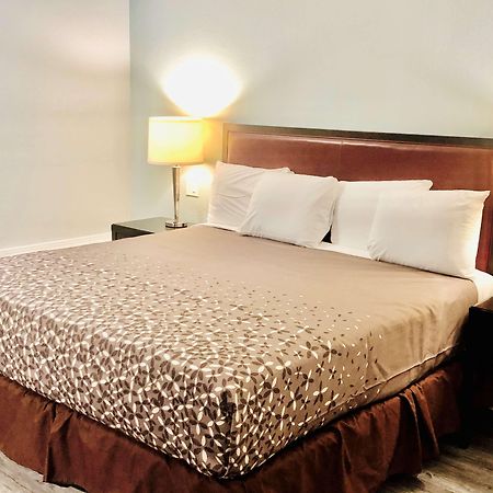 Montgomery Inn & Suites Экстерьер фото
