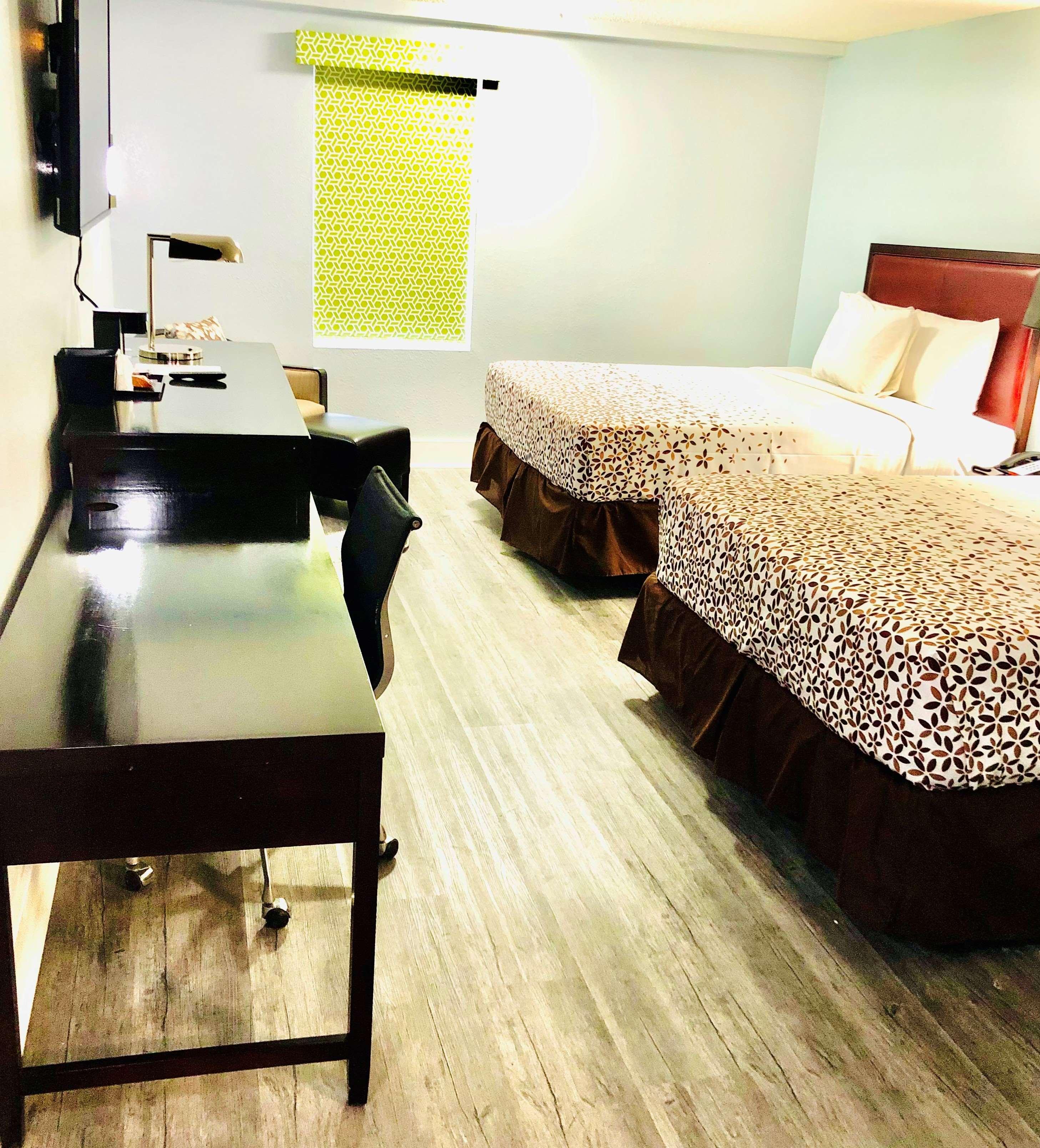 Montgomery Inn & Suites Экстерьер фото