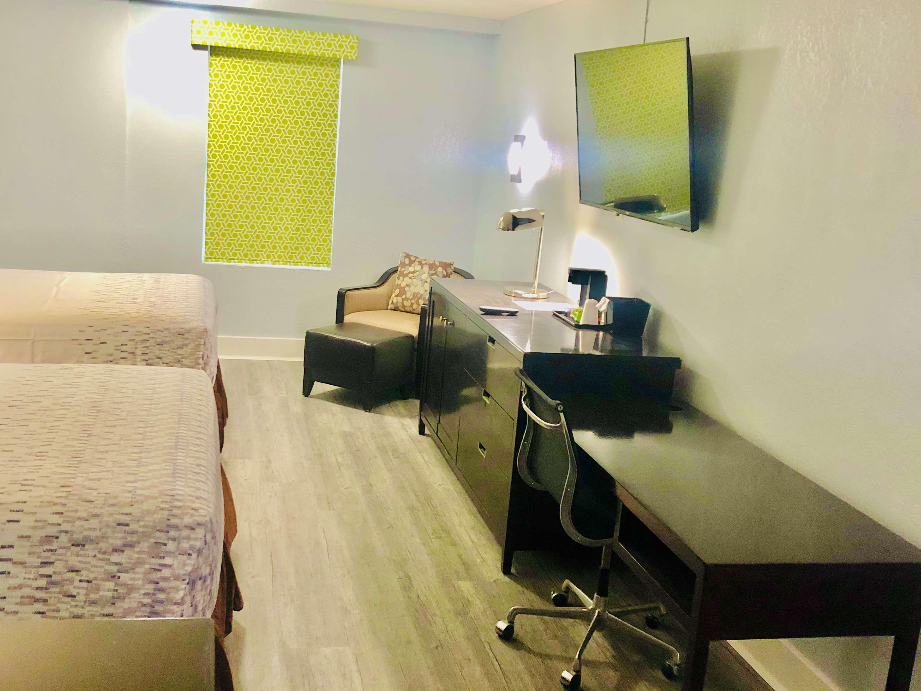 Montgomery Inn & Suites Экстерьер фото