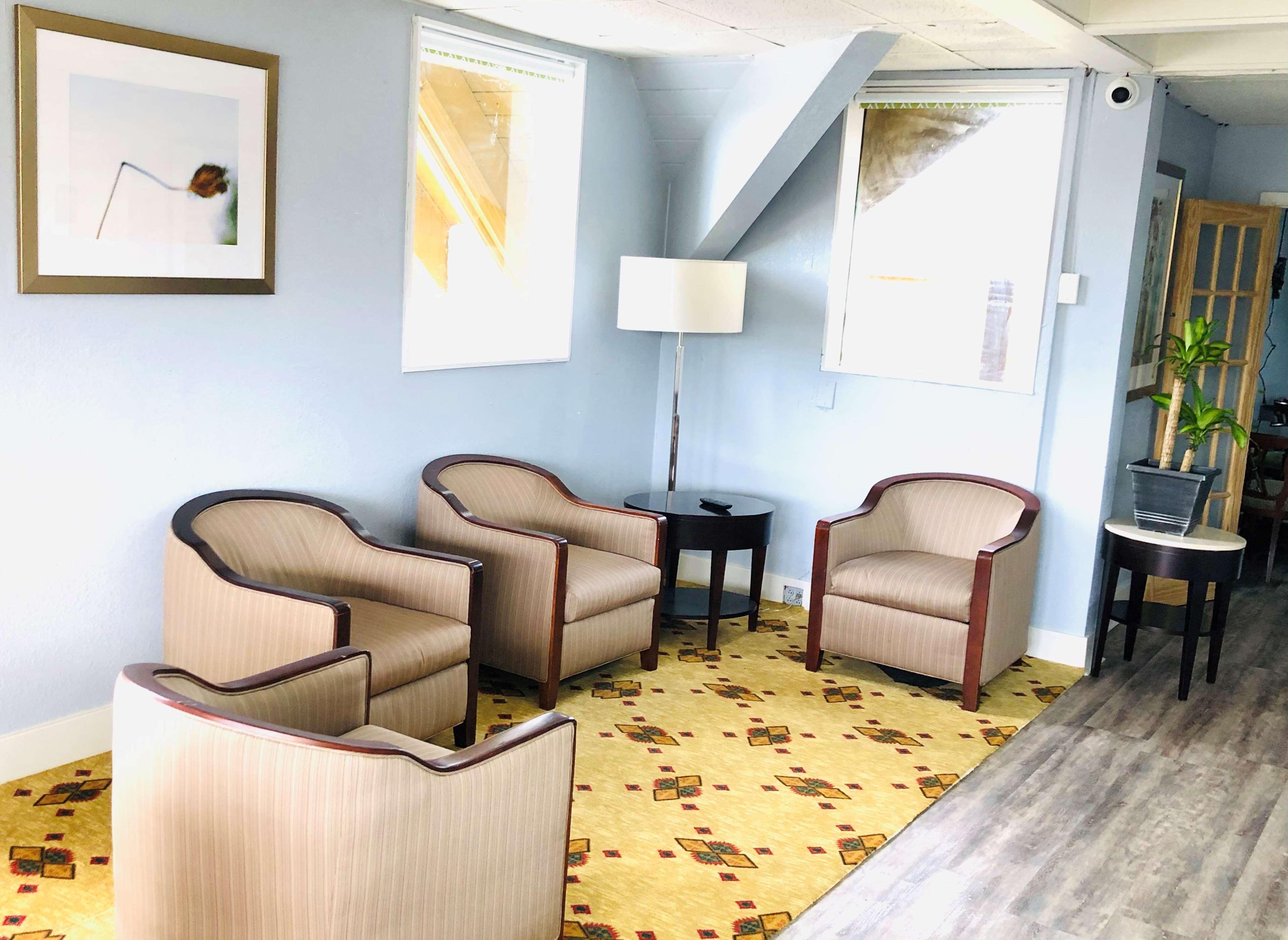 Montgomery Inn & Suites Экстерьер фото