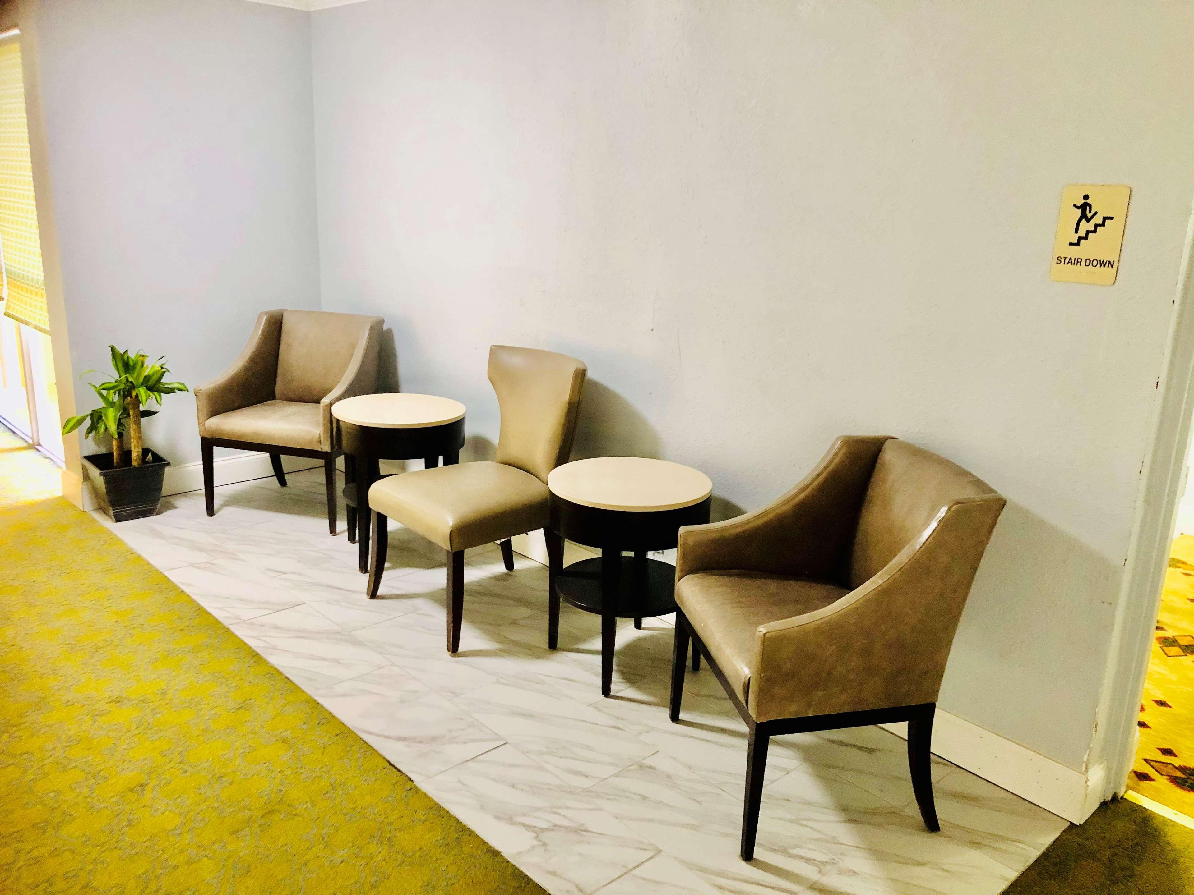 Montgomery Inn & Suites Экстерьер фото